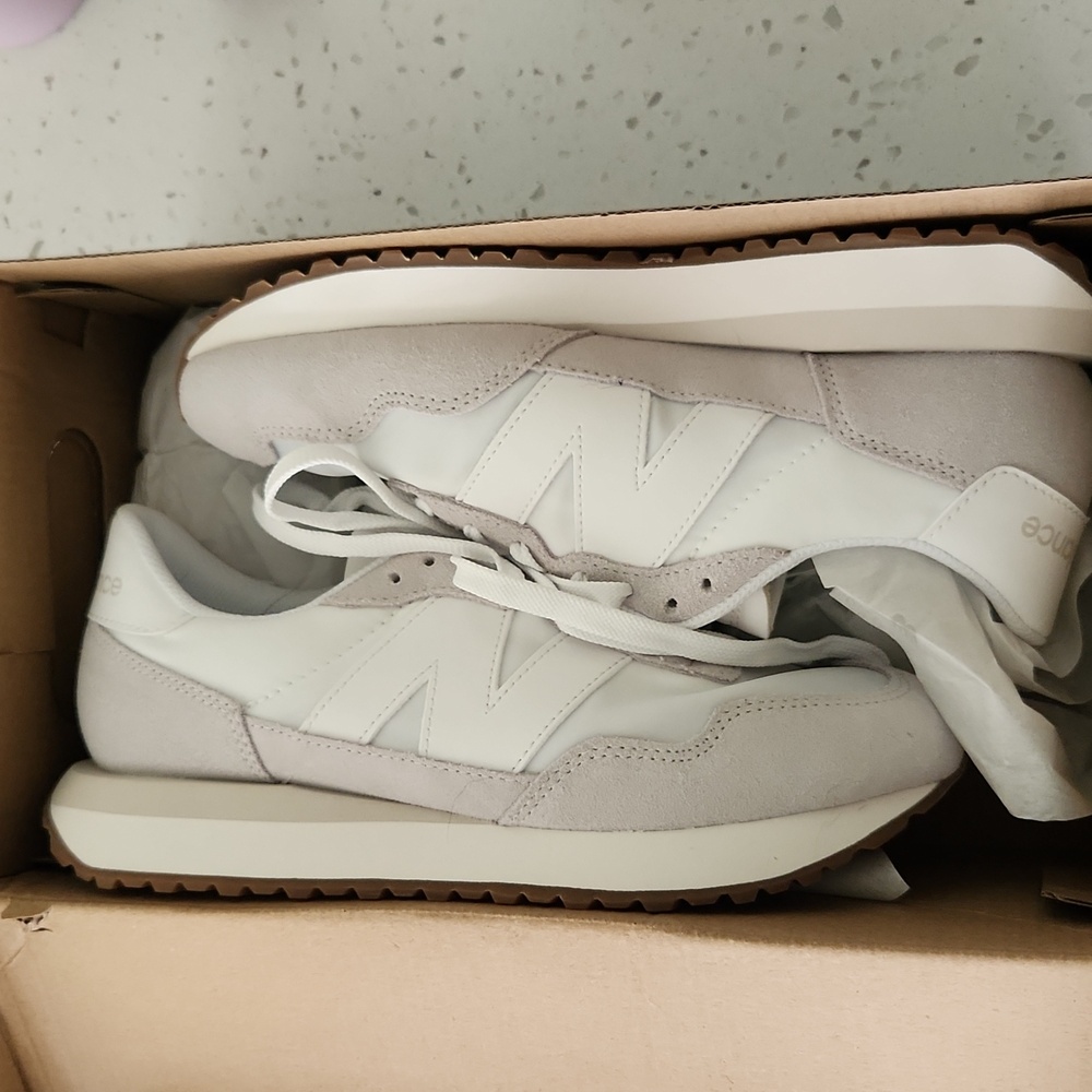 New Balance, size 8, 237 v1 sneaker- Brand New!